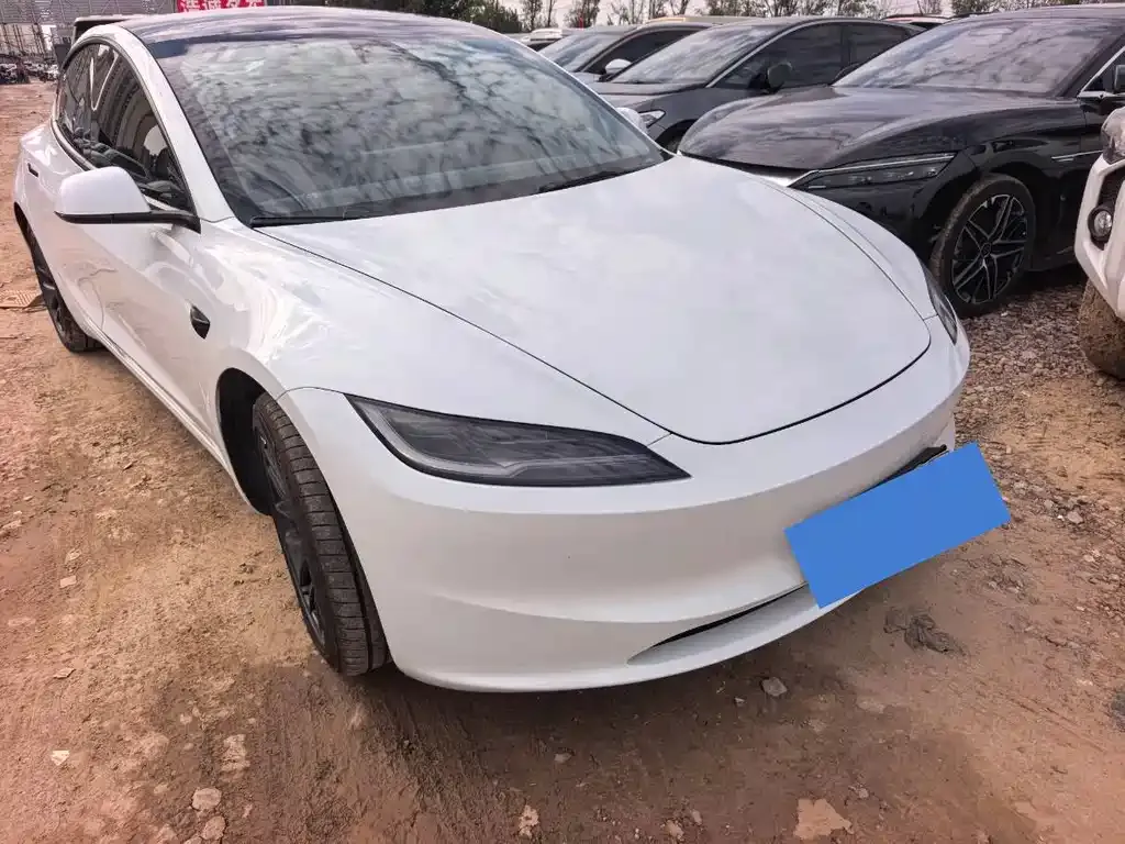 Tesla Model 3 — фото 3