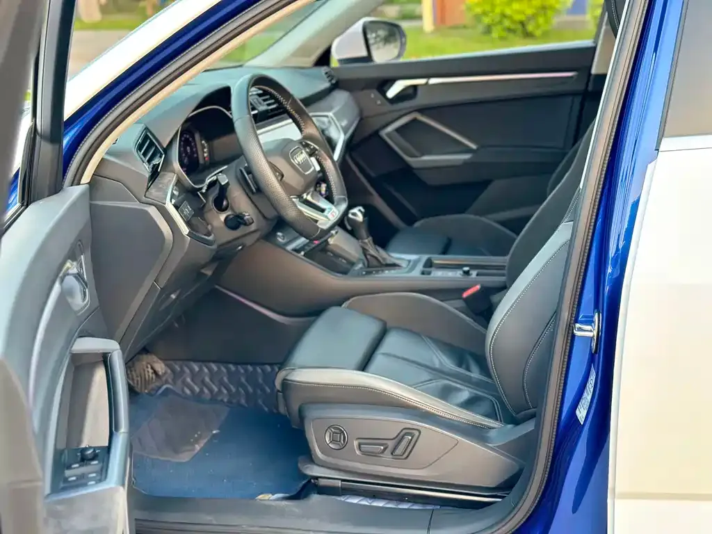 Audi Q3 Sportback — фото 8