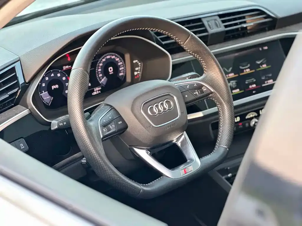 Audi Q3 Sportback — фото 4