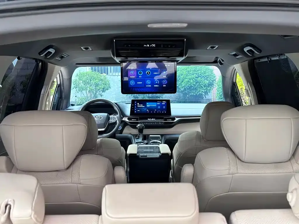 Toyota Sienna — фото 3