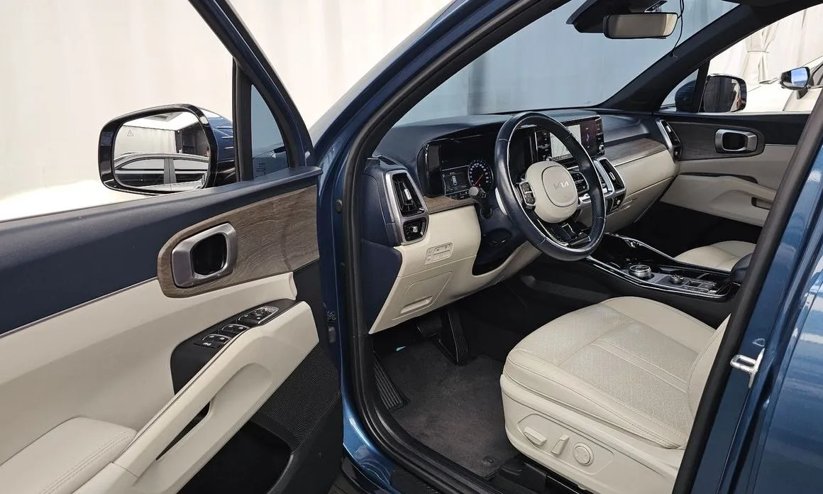 Kia Sorento — фото 8