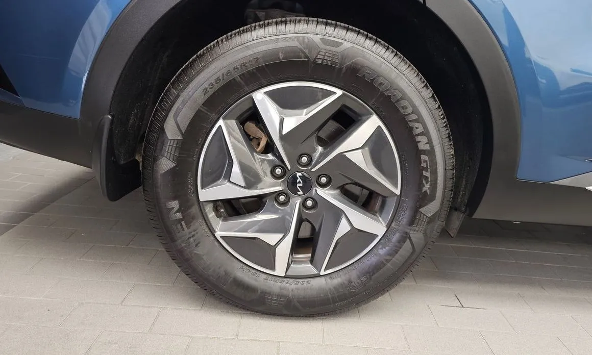 Kia Sorento — фото 10