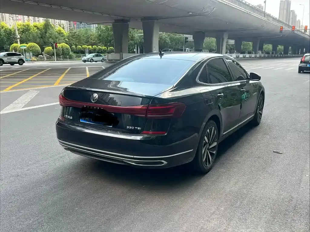 Volkswagen Passat — фото 6