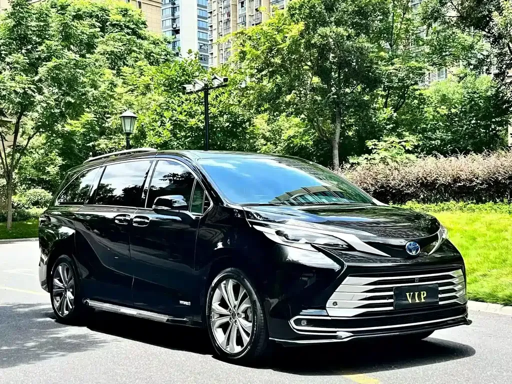 Toyota Sienna — фото 7