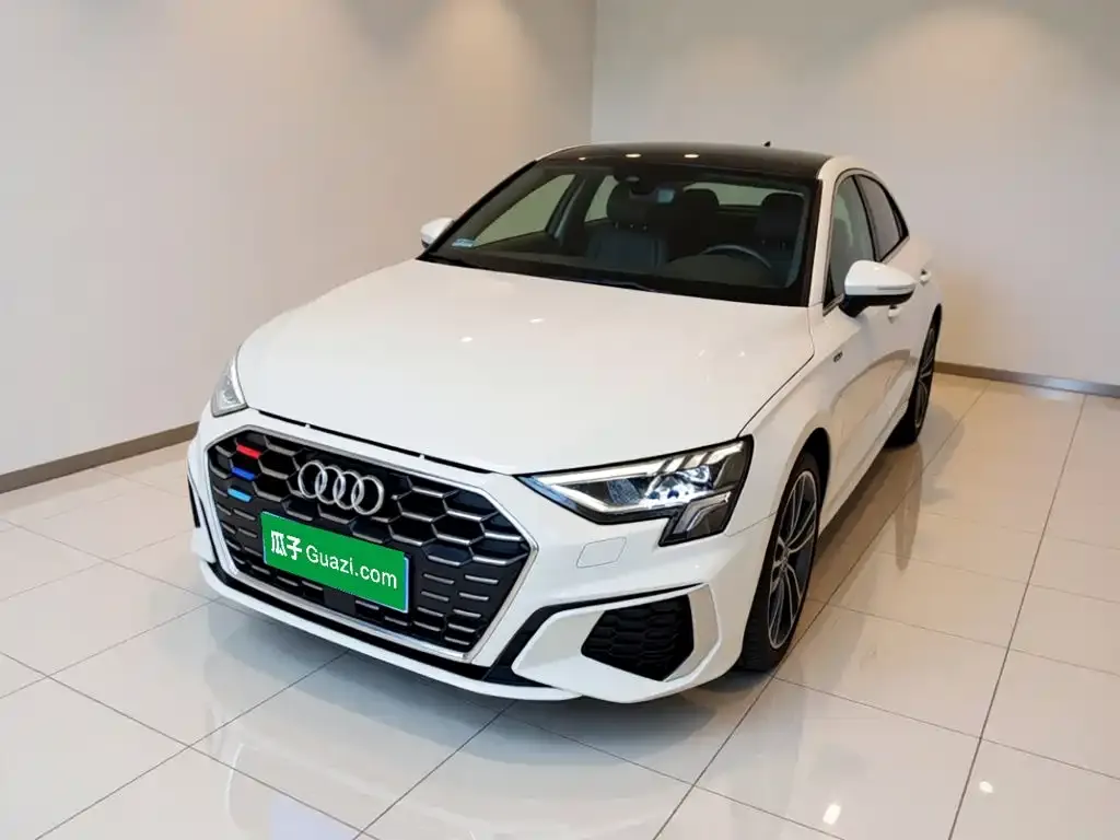 Audi A3 — фото 1