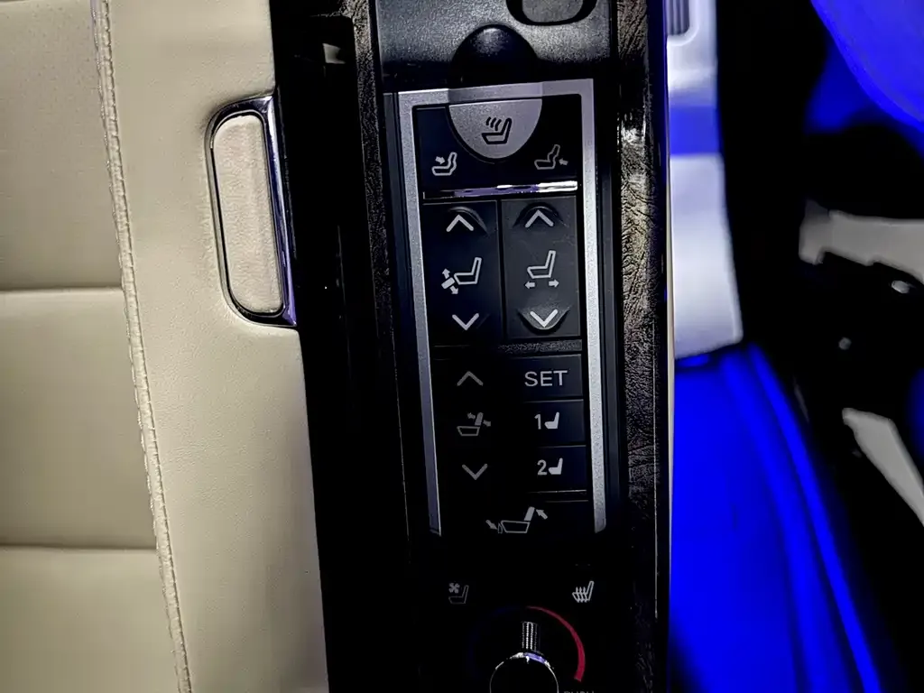 Toyota Granvia — фото 5