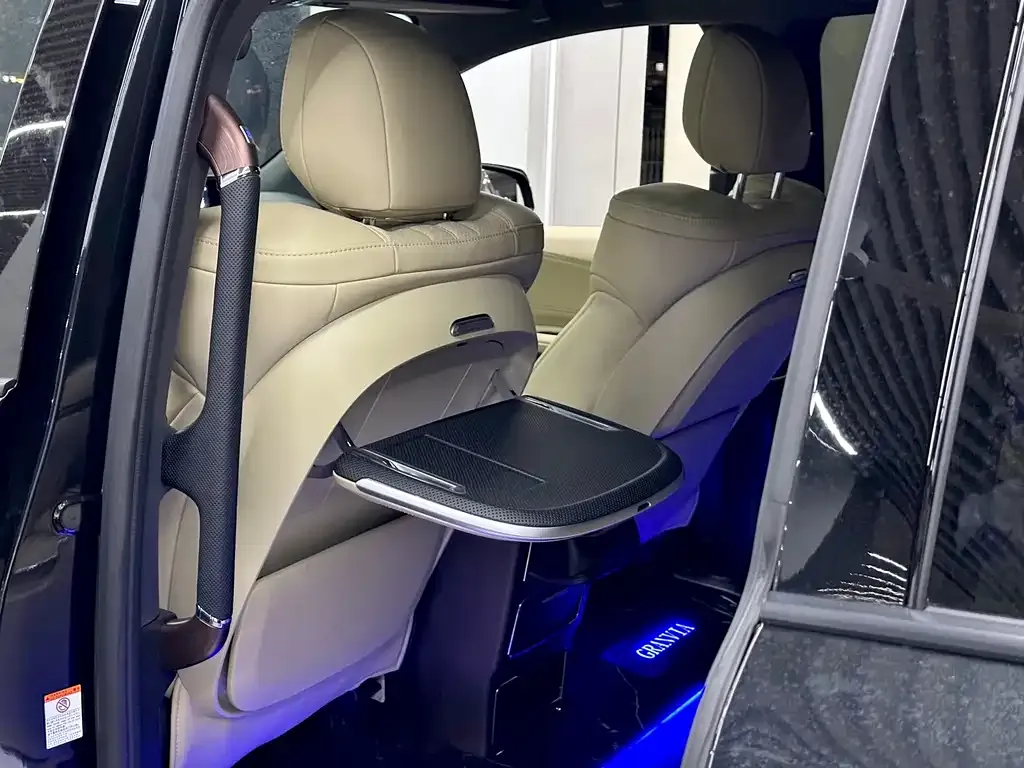 Toyota Granvia — фото 2