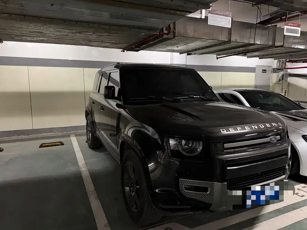 Land Rover Defender — фото 1