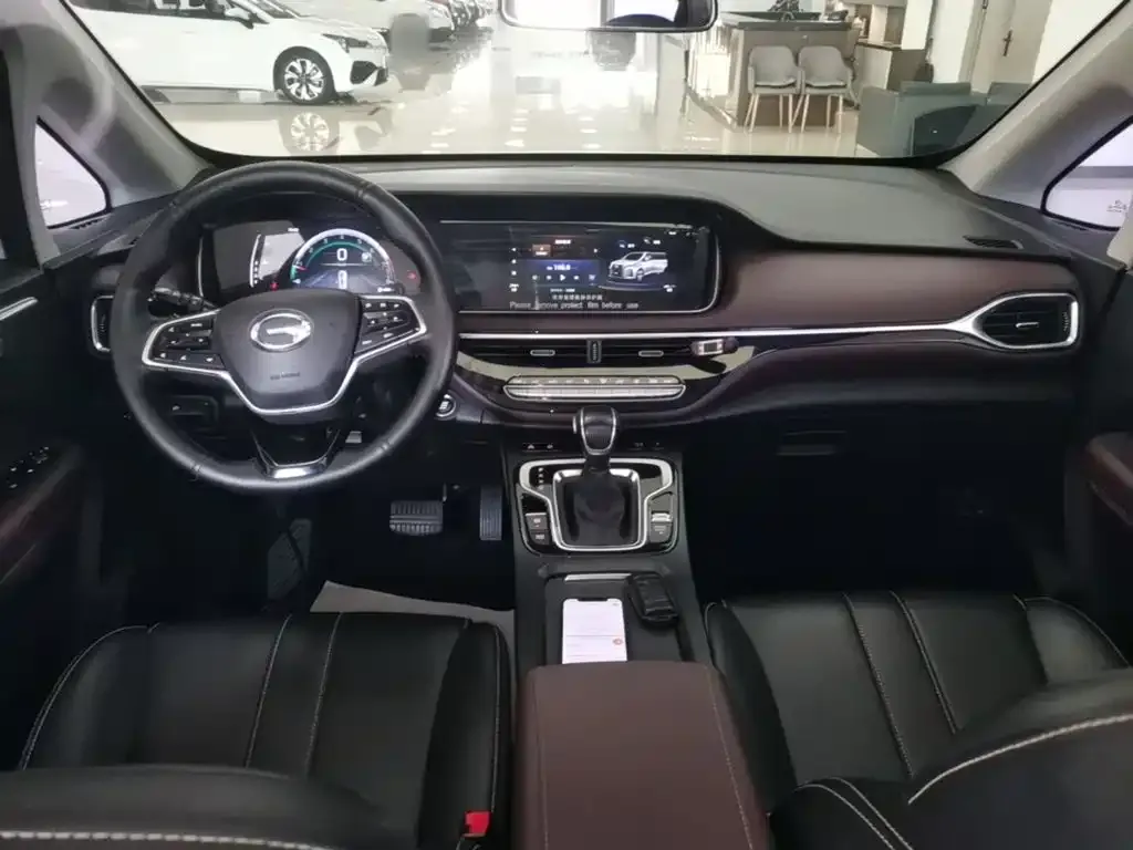 GAC Motor Trumpchi M6 — фото 8