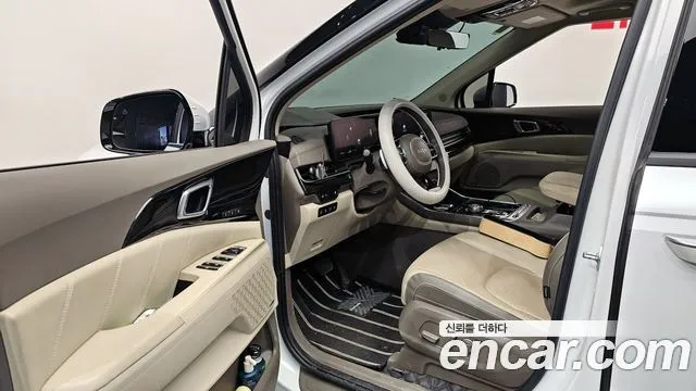 Kia Carnival — фото 10