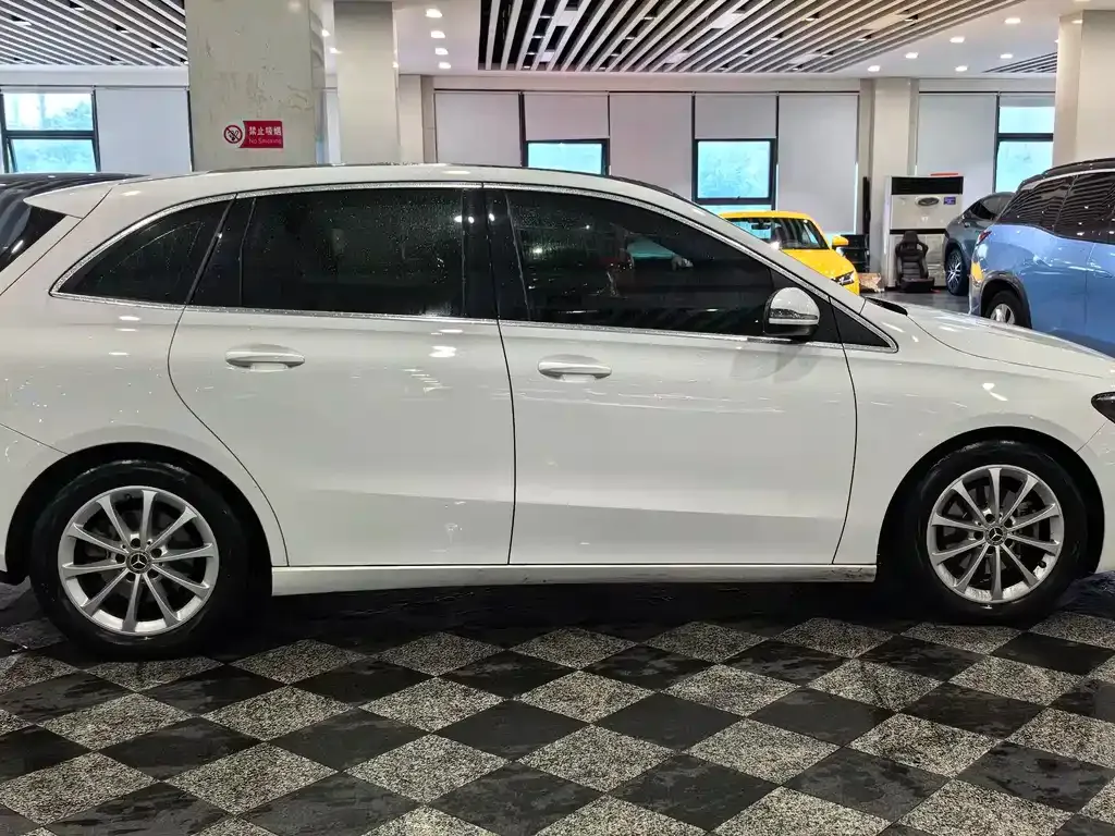 Mercedes-Benz B-Class — фото 10