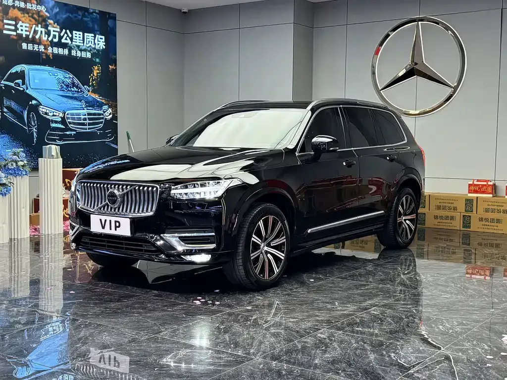 Volvo XC90 — фото 1