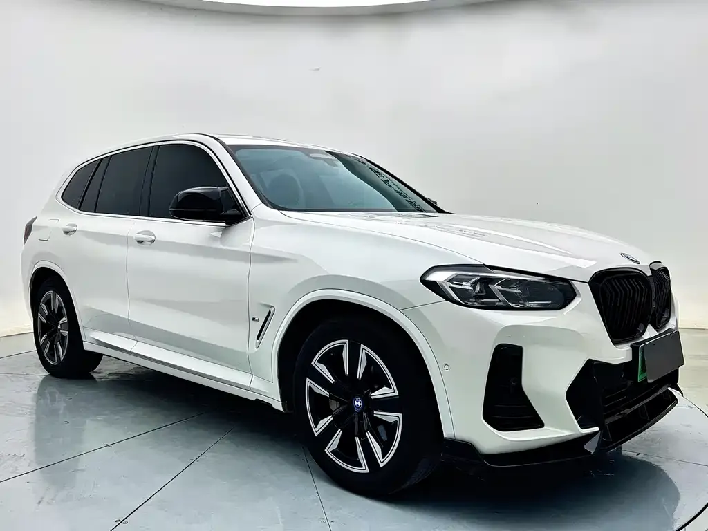BMW iX3 — фото 6