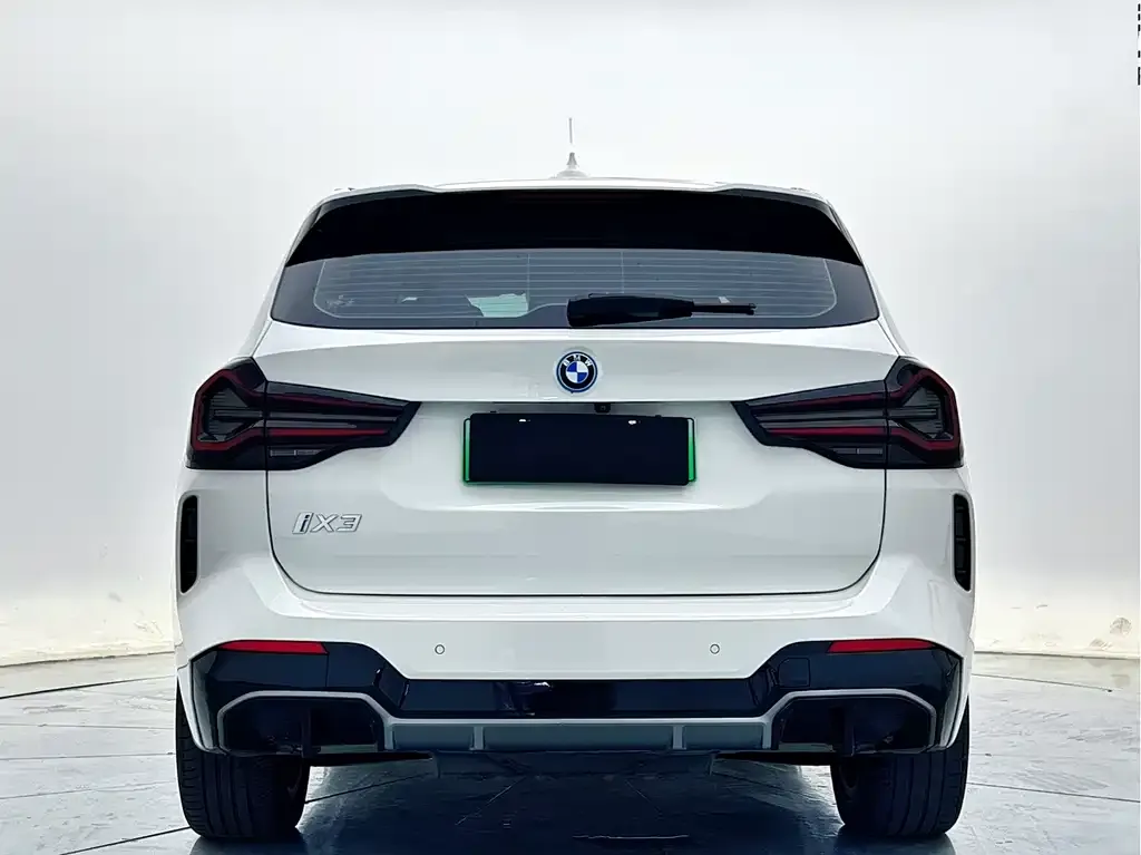 BMW iX3 — фото 2