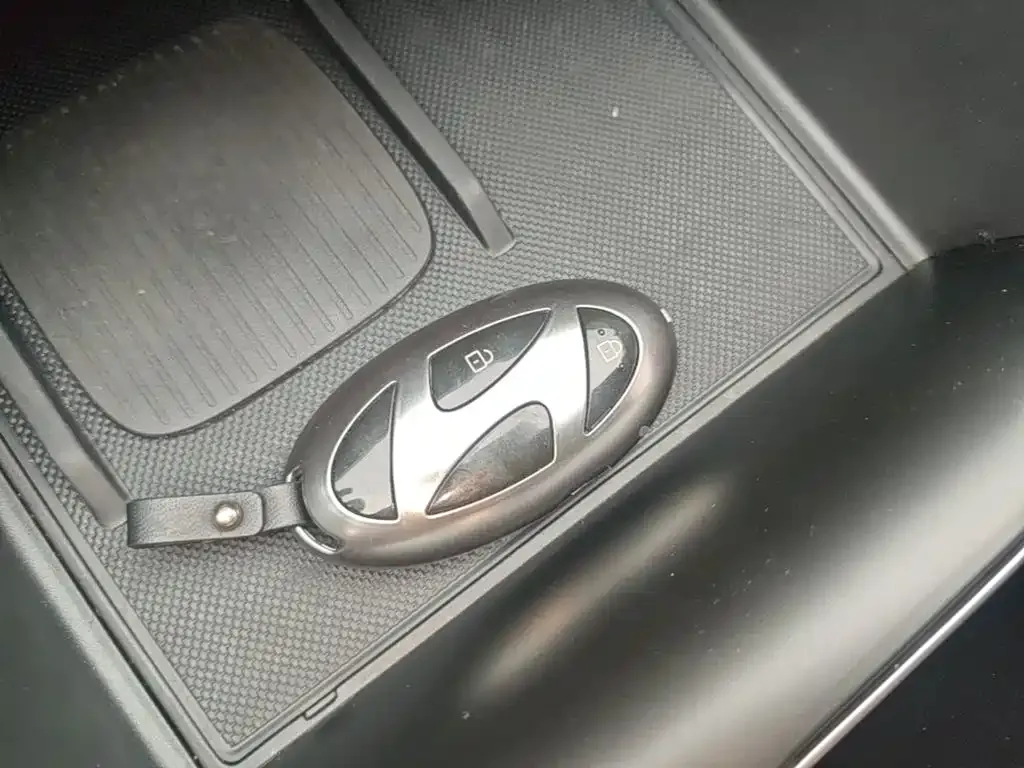 Hyundai Sonata — фото 9