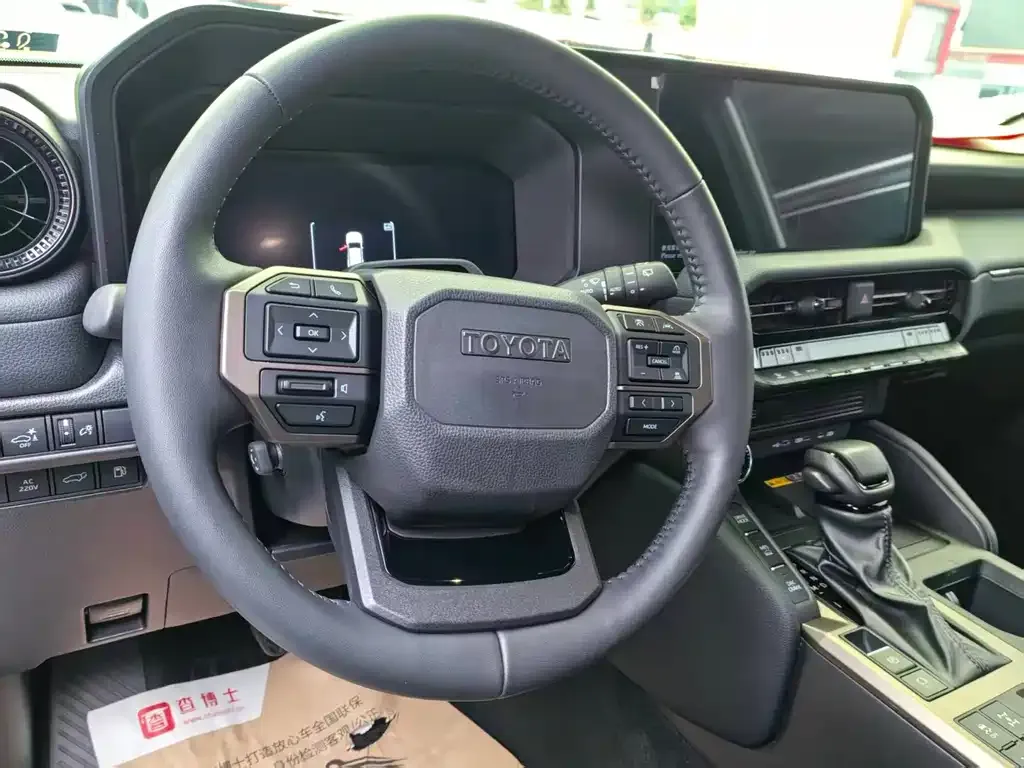Toyota Prado — фото 5