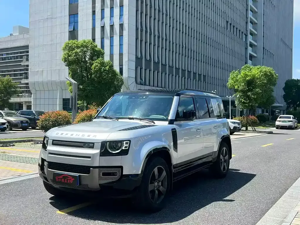 Land Rover Defender — фото 1