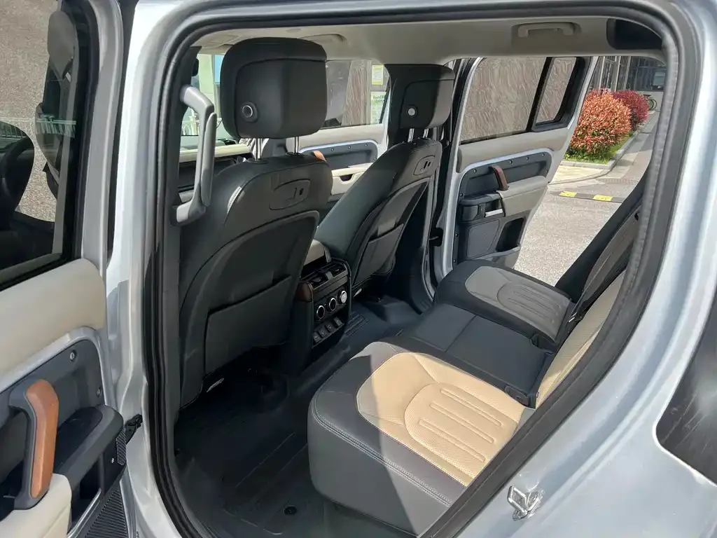 Land Rover Defender — фото 4