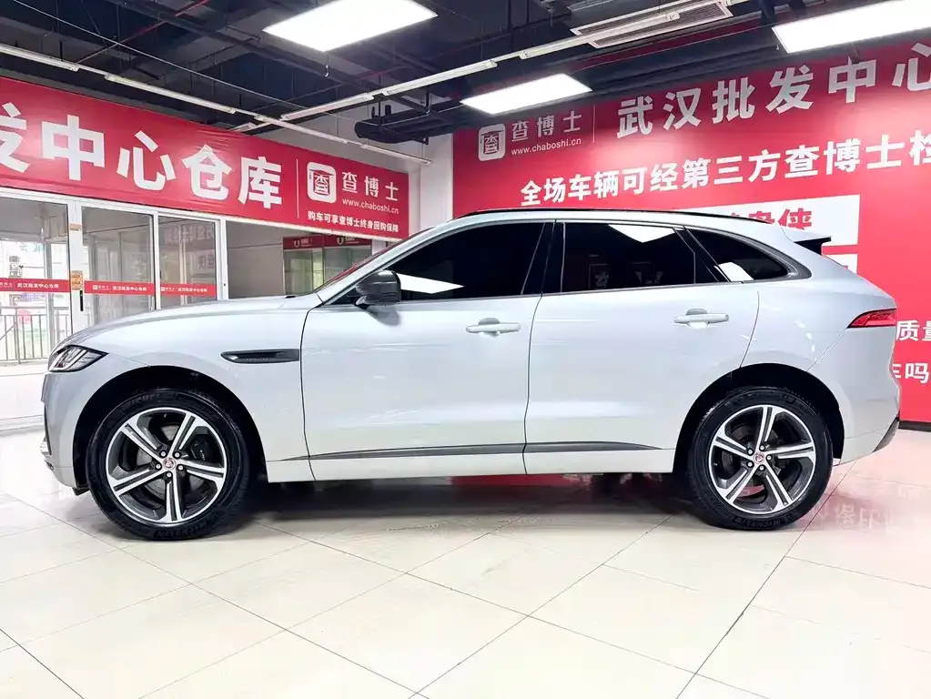 Jaguar F-PACE — фото 9