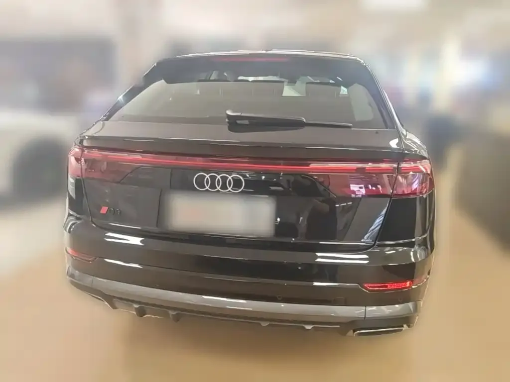 Audi Q8 — фото 6