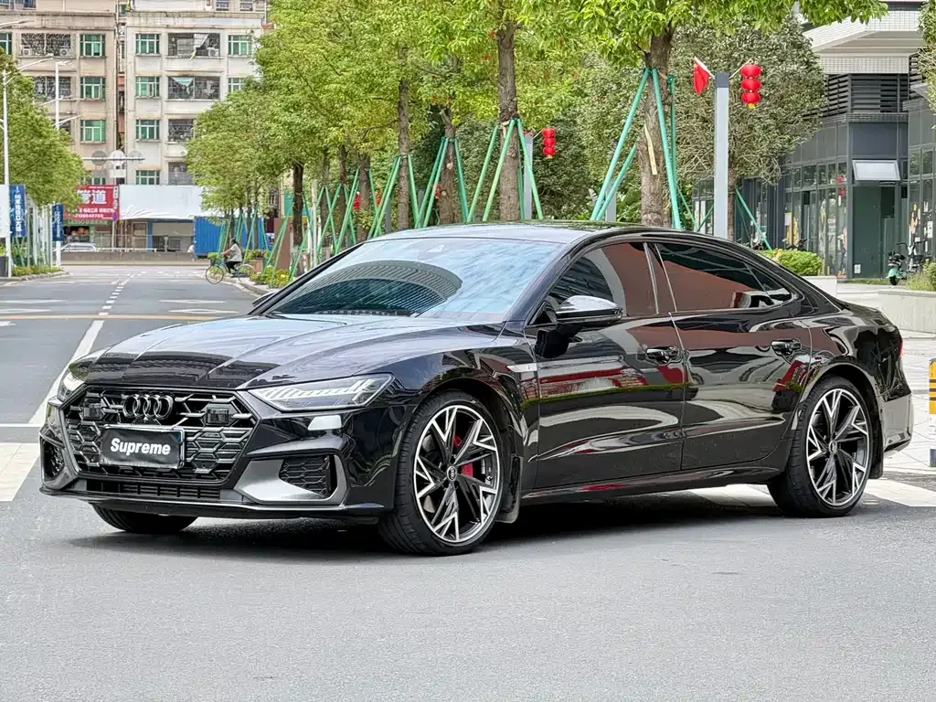 Audi A7L — фото 1