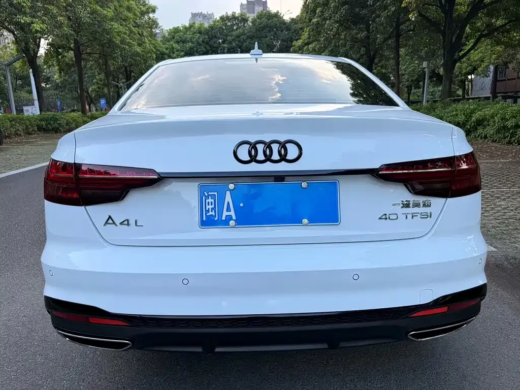Audi A4L — фото 2