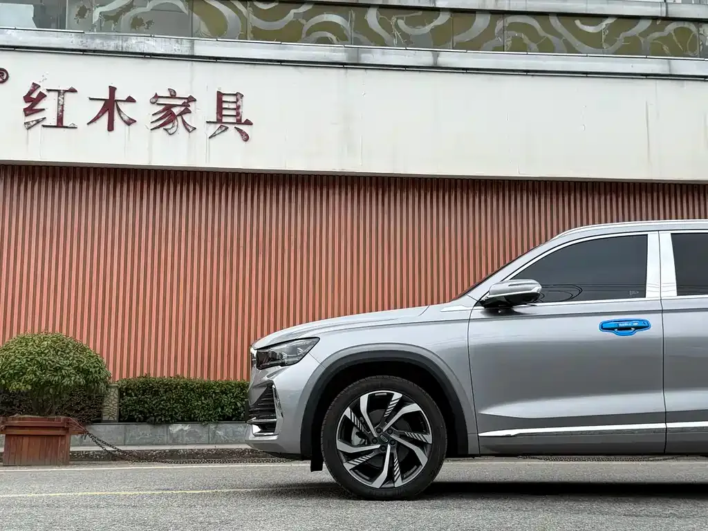 Geely Xingyue L — фото 1