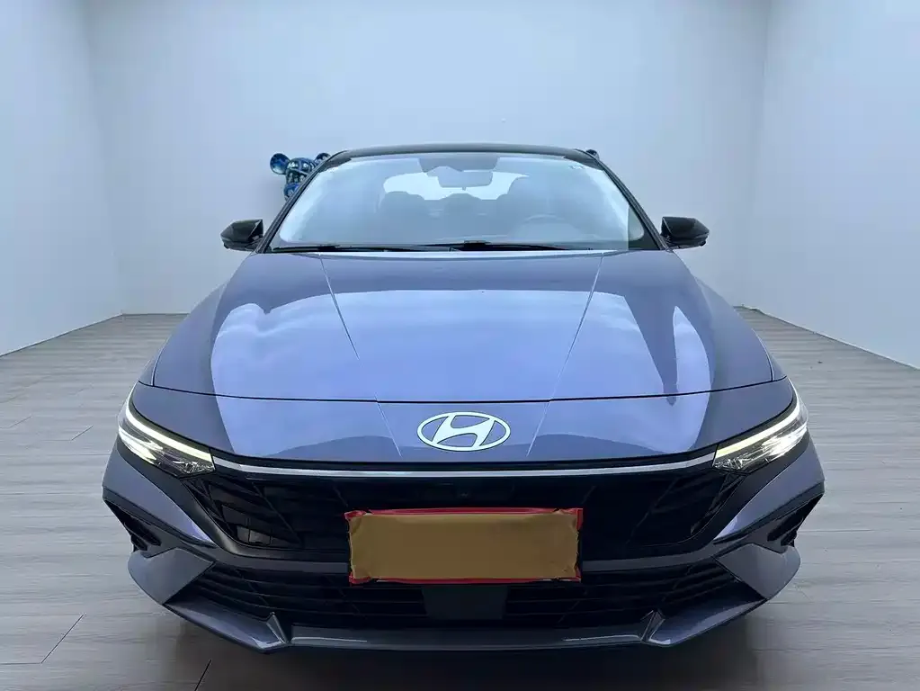 Hyundai Elantra — фото 2