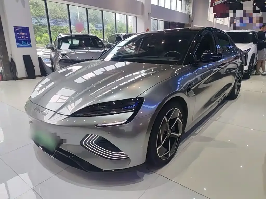 BYD Seal — фото 1