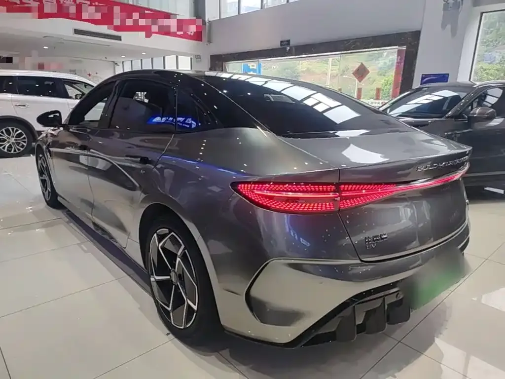 BYD Seal — фото 10