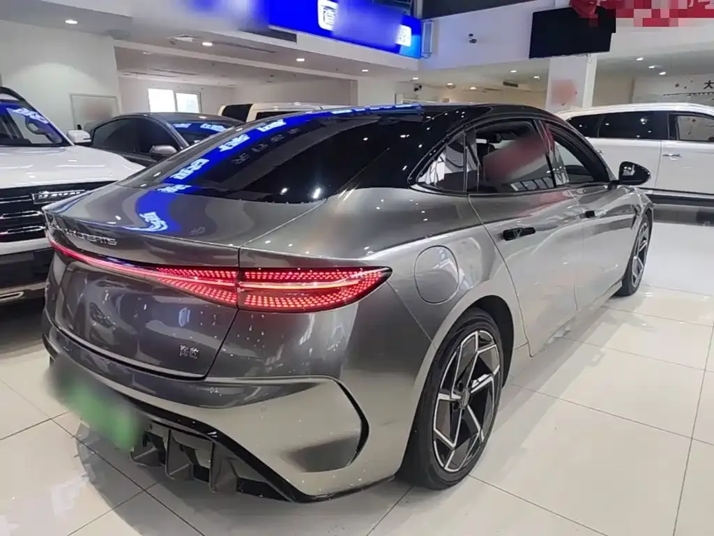 BYD Seal — фото 3
