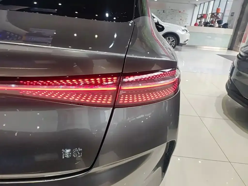 BYD Seal — фото 9