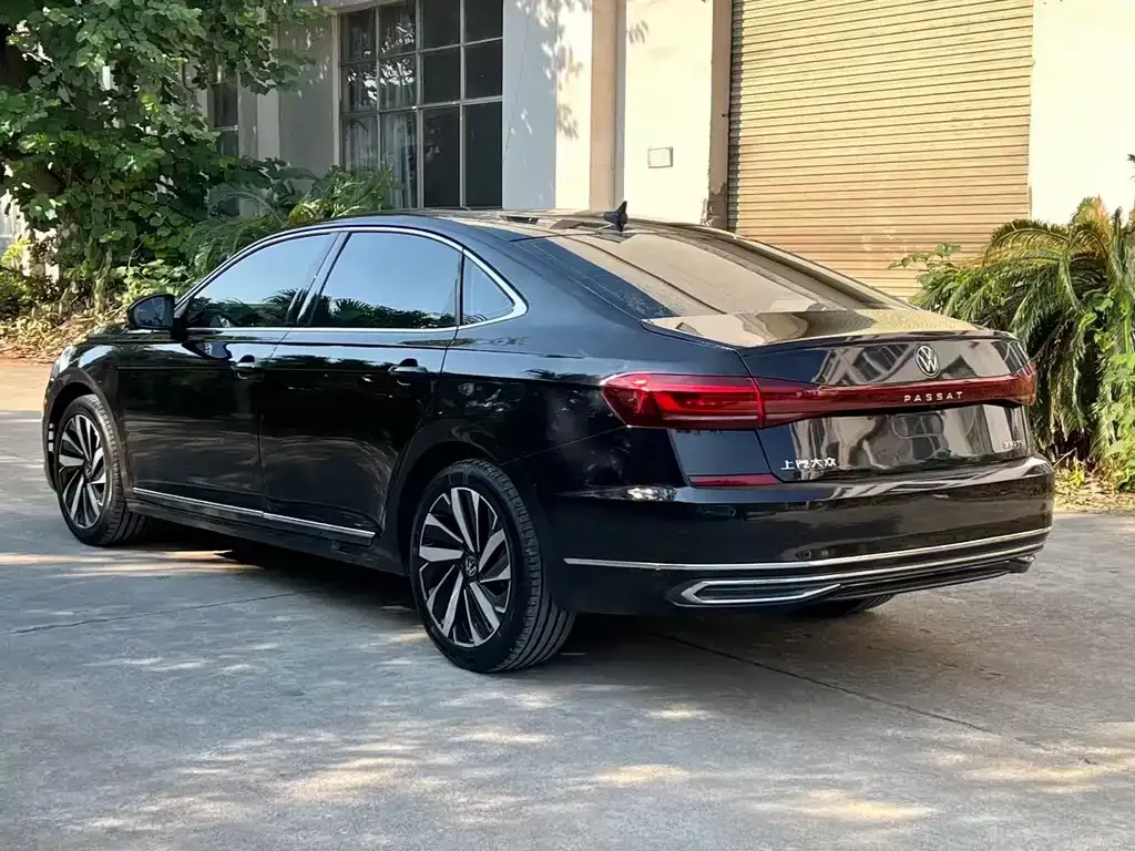 Volkswagen Passat — фото 5