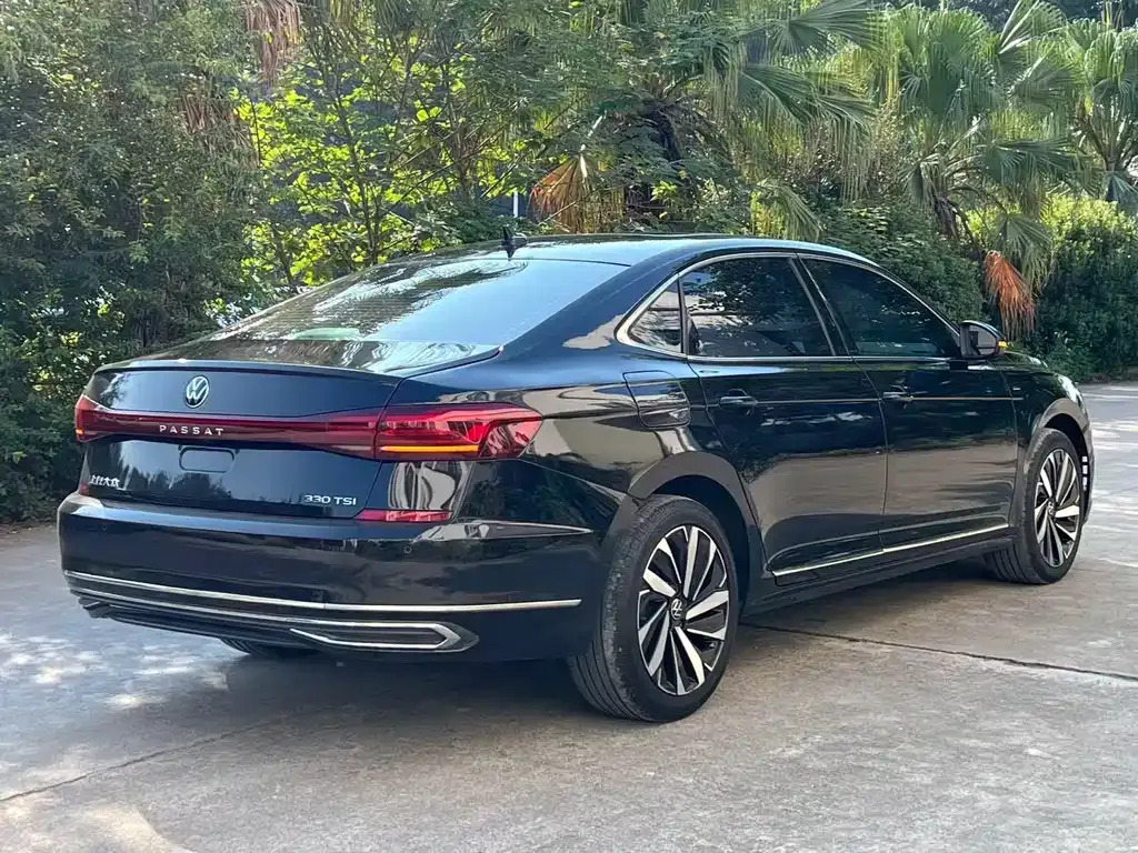 Volkswagen Passat — фото 7