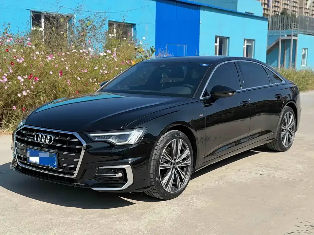 Audi A6L — фото 1