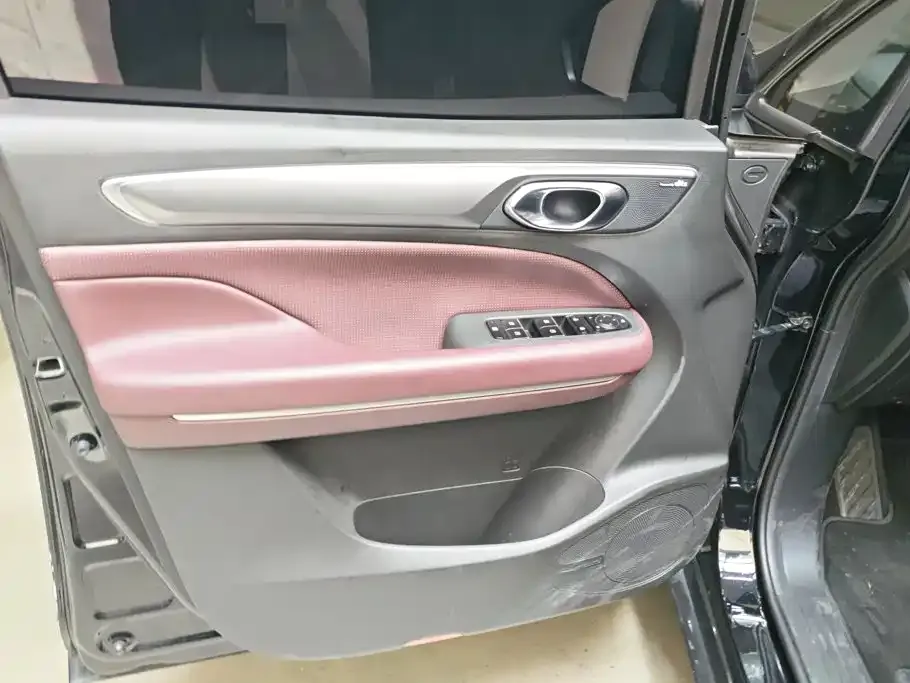 GAC Motor Trumpchi M6 — фото 8