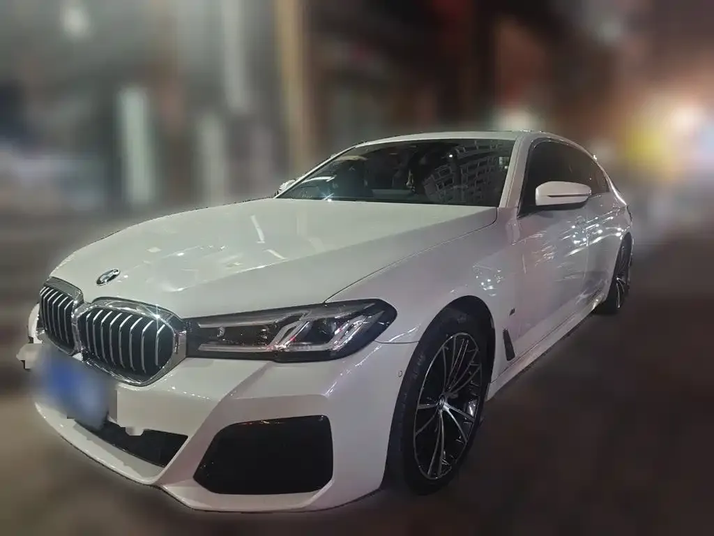 BMW 5 Series — фото 1
