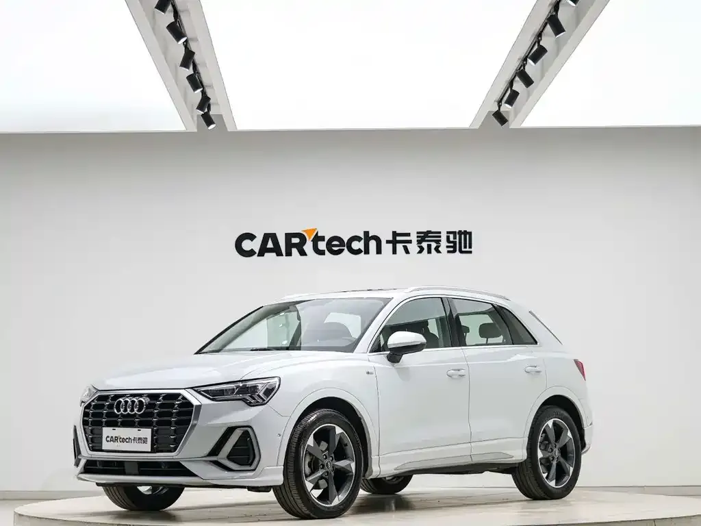 Audi Q3 — фото 1