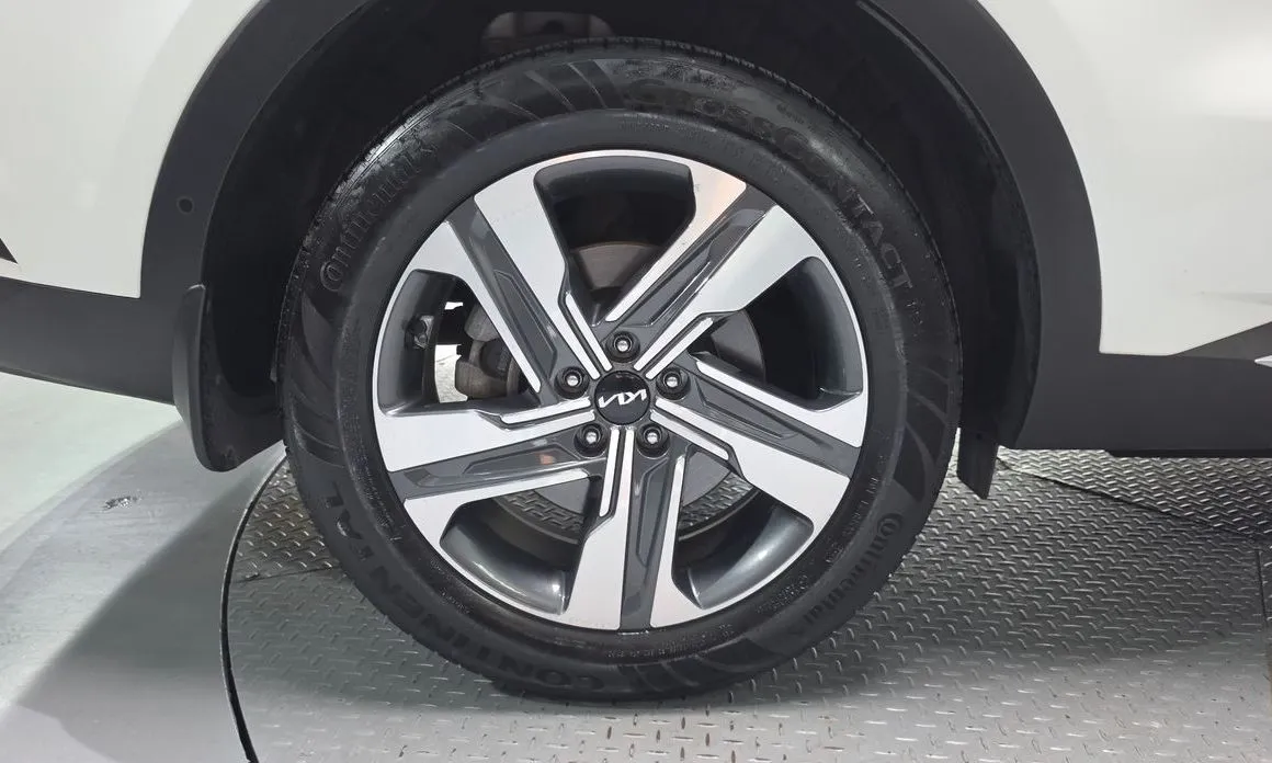 Kia Sorento — фото 9