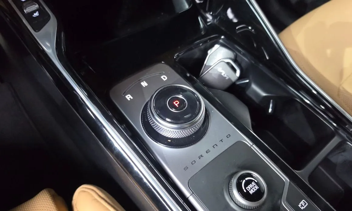 Kia Sorento — фото 7