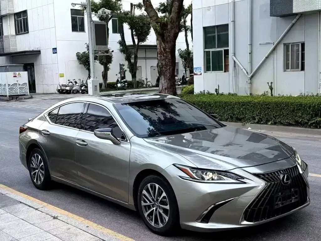 Lexus ES — фото 4