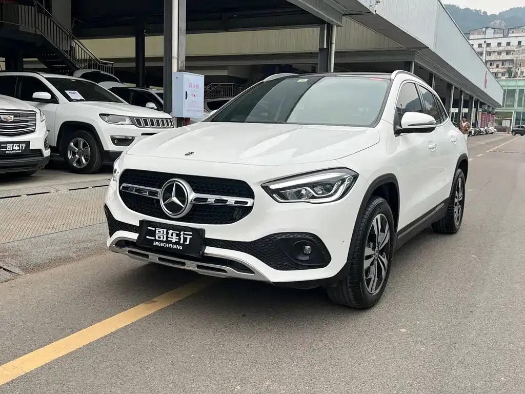 Mercedes-Benz GLA — фото 1