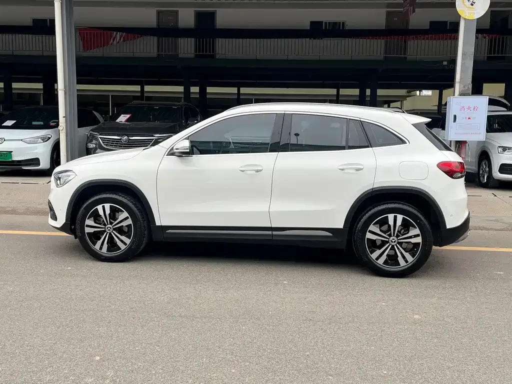 Mercedes-Benz GLA — фото 10