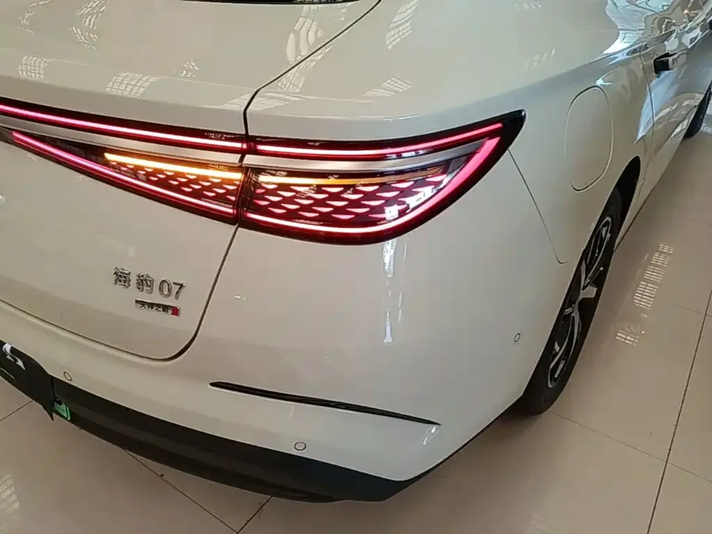 BYD Seal 07 DM-i — фото 7
