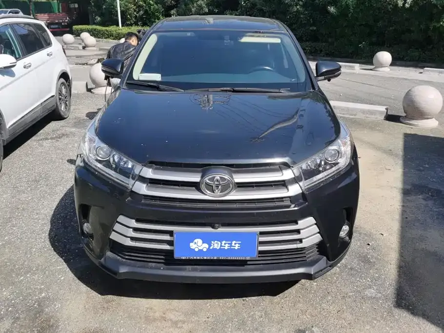 Toyota Highlander — фото 4