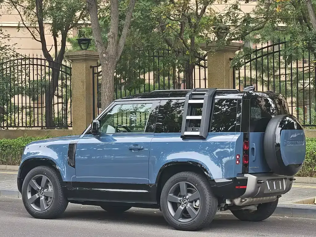 Land Rover Defender — фото 10