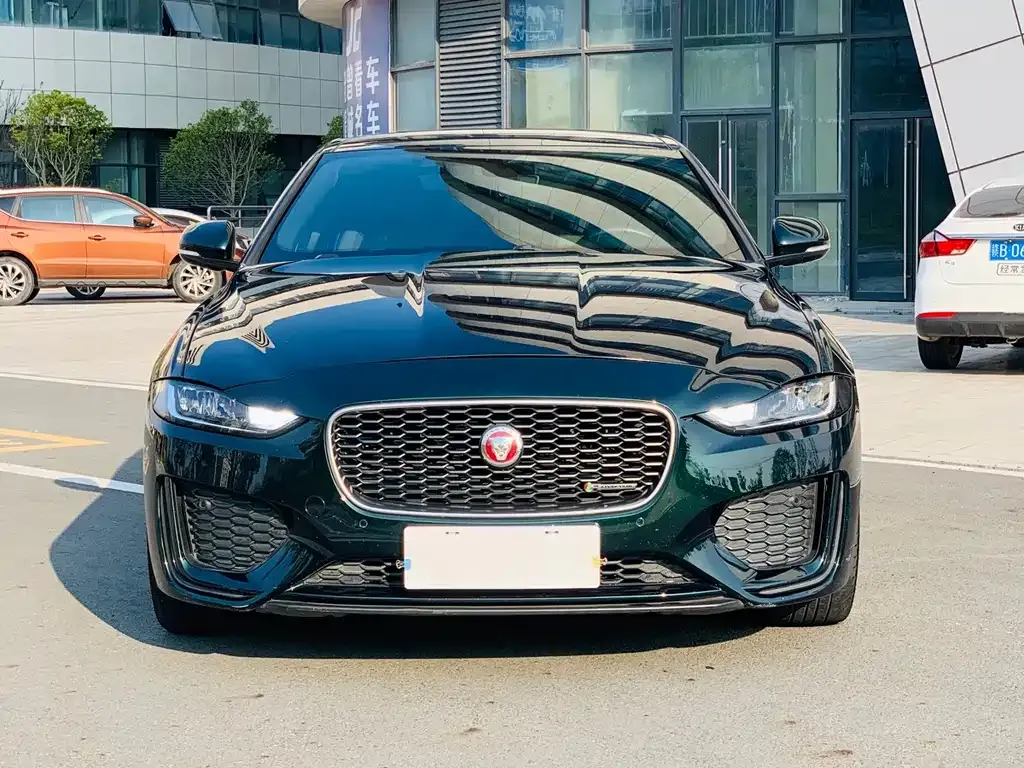 Jaguar XEL — фото 10
