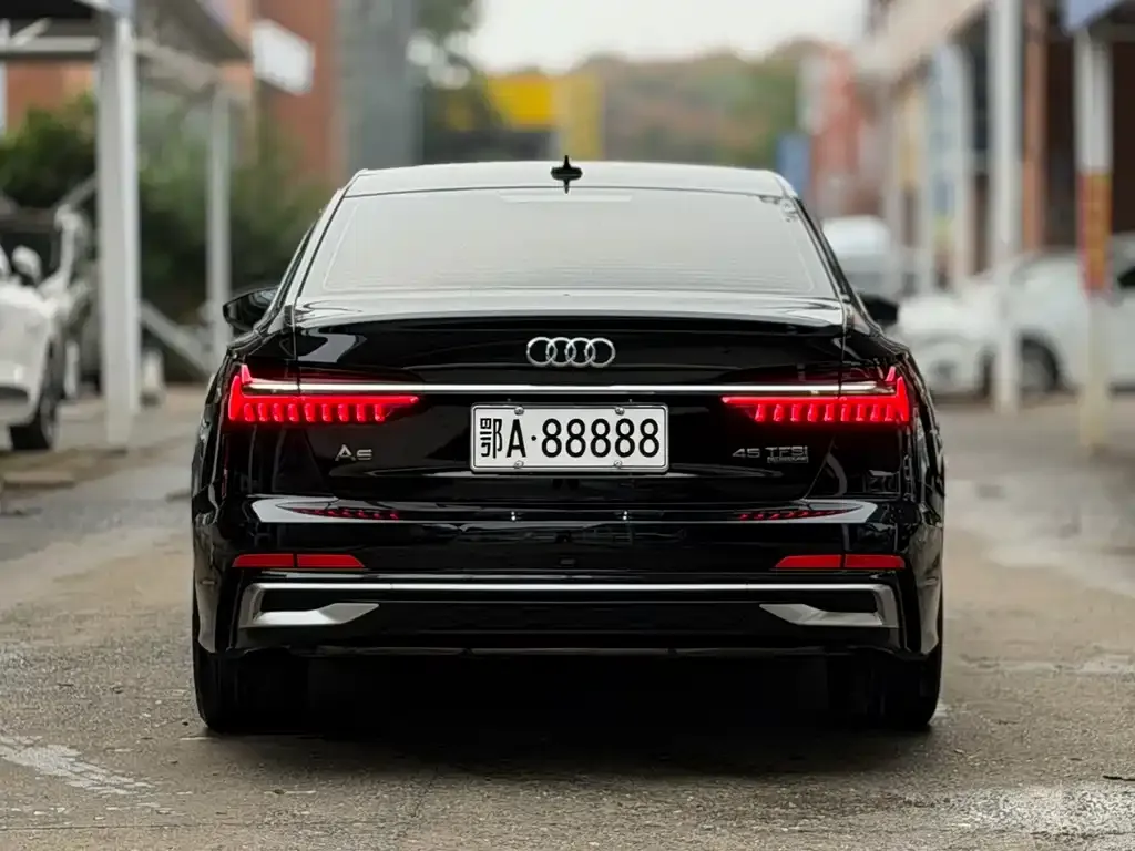 Audi A6L — фото 8
