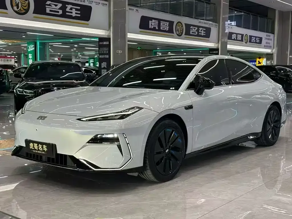 Geely Galaxy E8 — фото 1