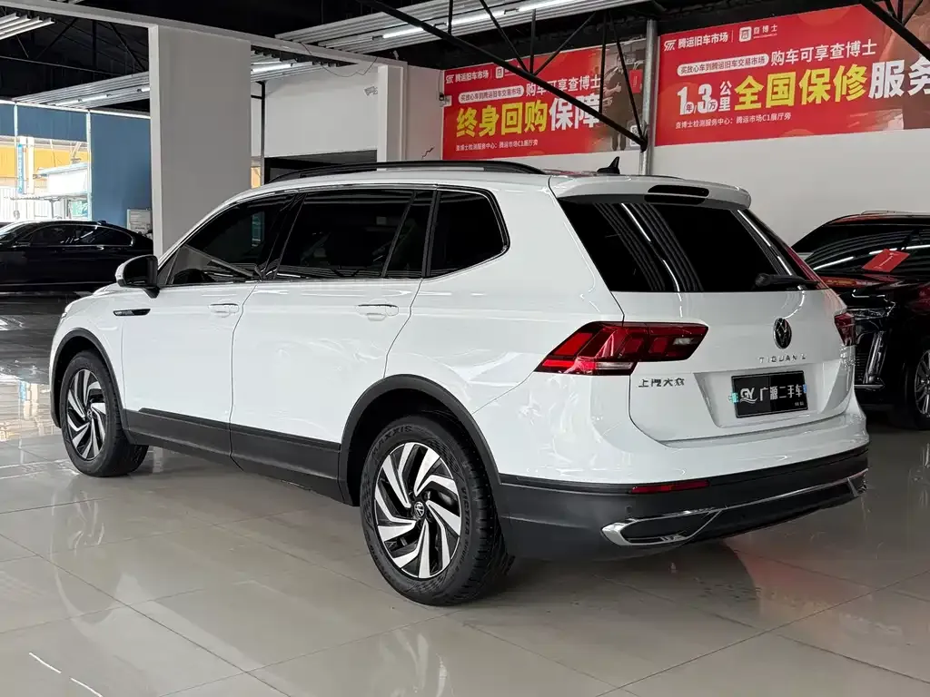 Volkswagen Tiguan L — фото 7